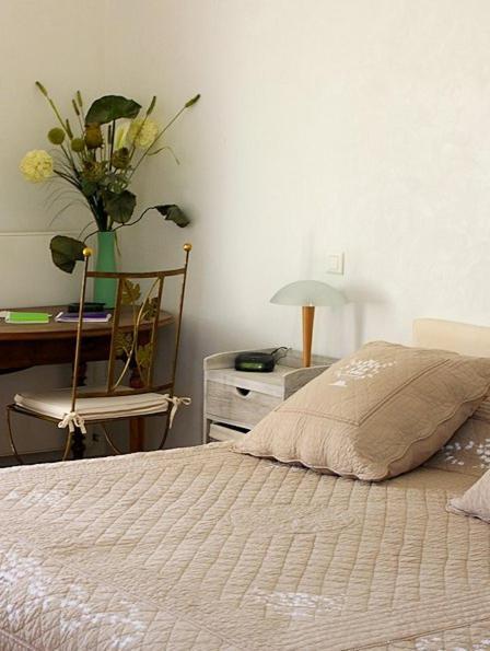 Domaine De La Queyssie Bed and Breakfast Saussignac Kamer foto